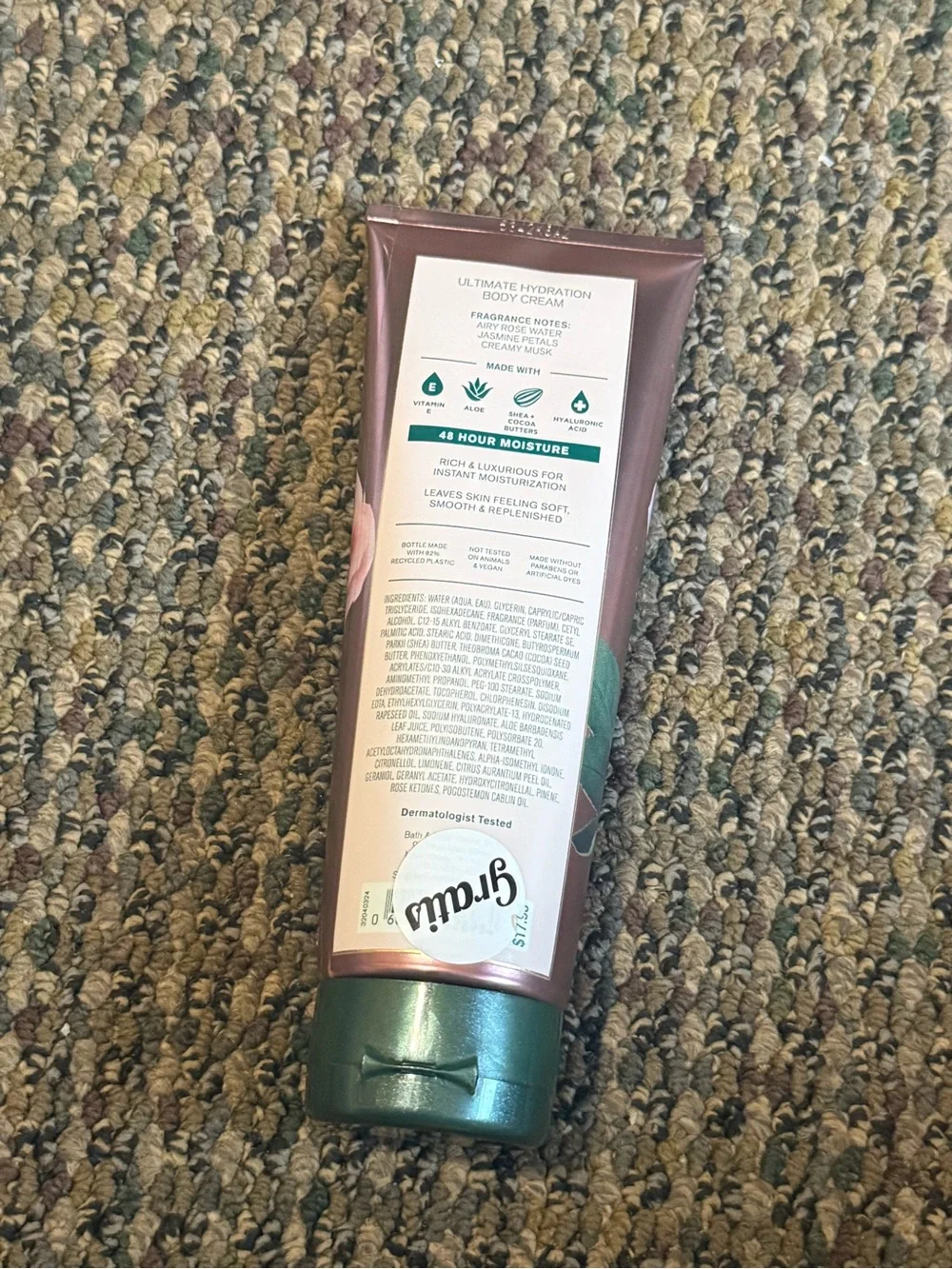 Brand new Bath & Body Works Ultimate Hydration Body Cream 8 Fl Oz (Rose) - Picture 2 of 2